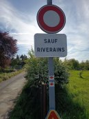 Suivre les losanges rouges